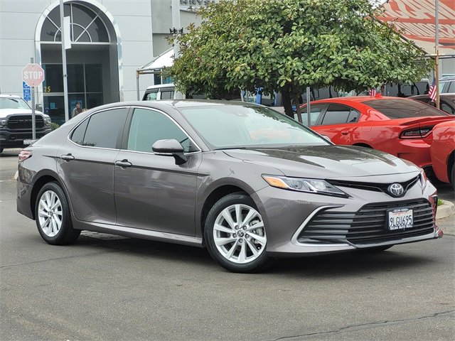 Used 2024 Toyota Camry LE image 2