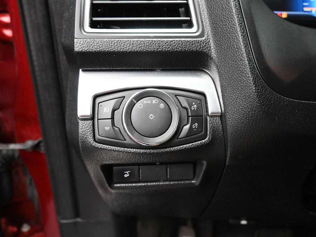Certified 2018 Ford Explorer Limited w/ Ford Safe & Smart Package image 15