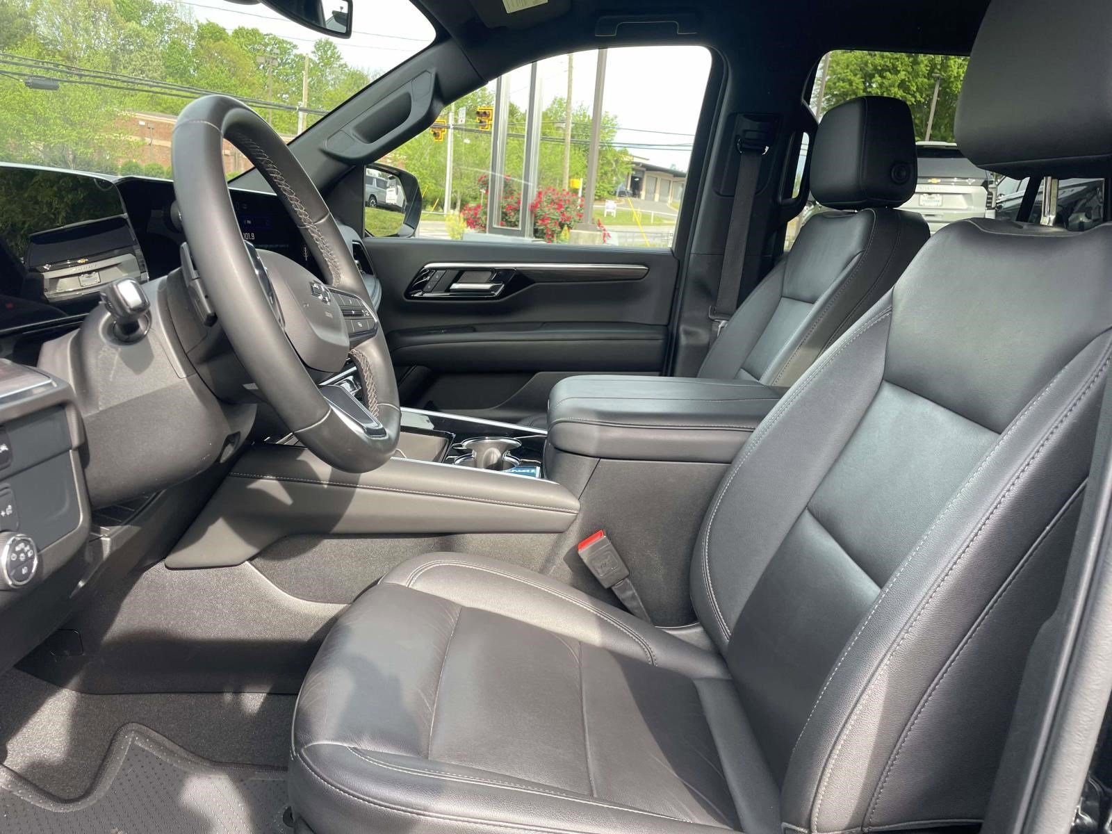 Used 2025 Chevrolet Tahoe Z71 AWD/4WD image 25