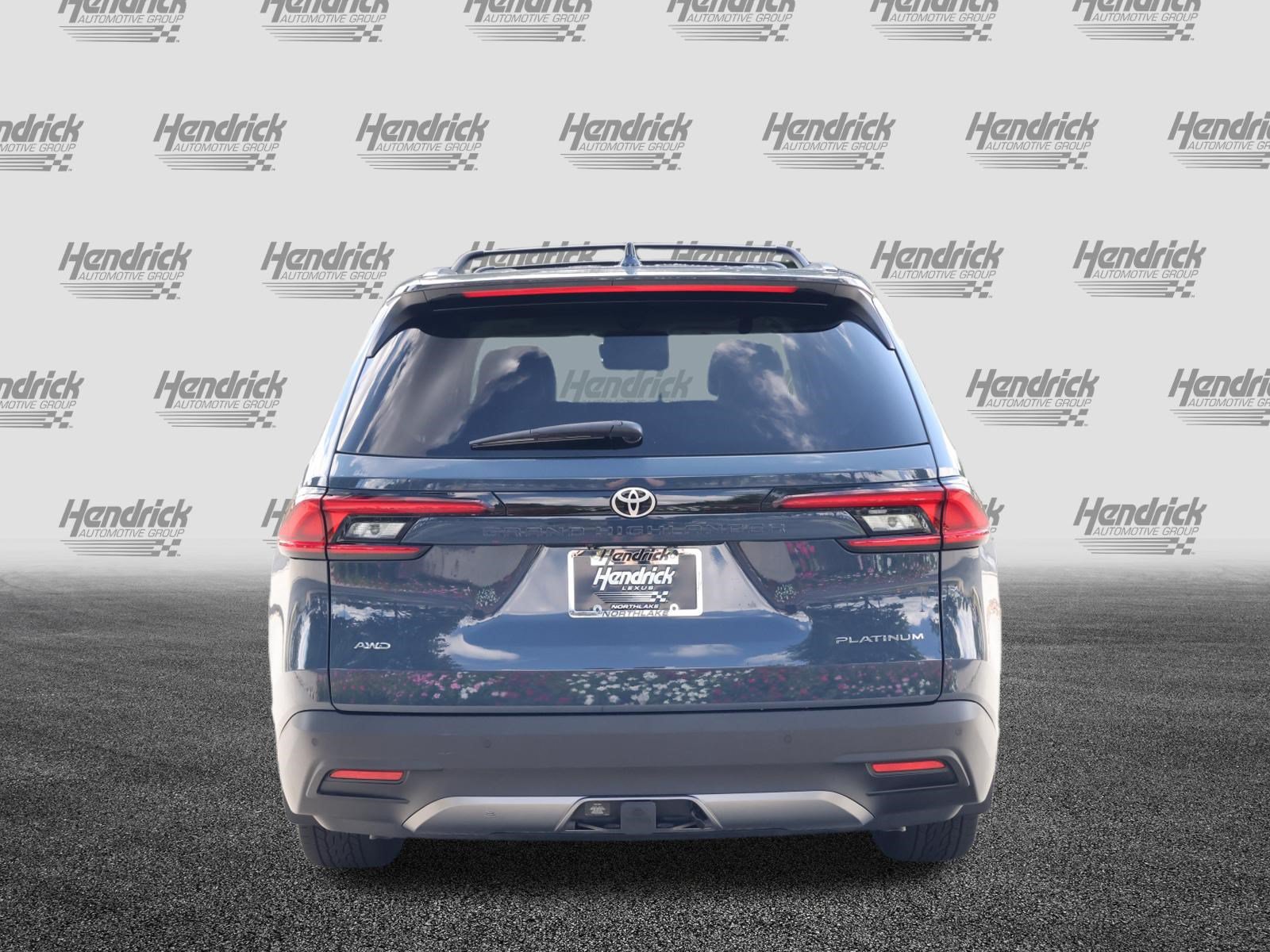 Used 2025 Toyota Grand Highlander AWD image 8