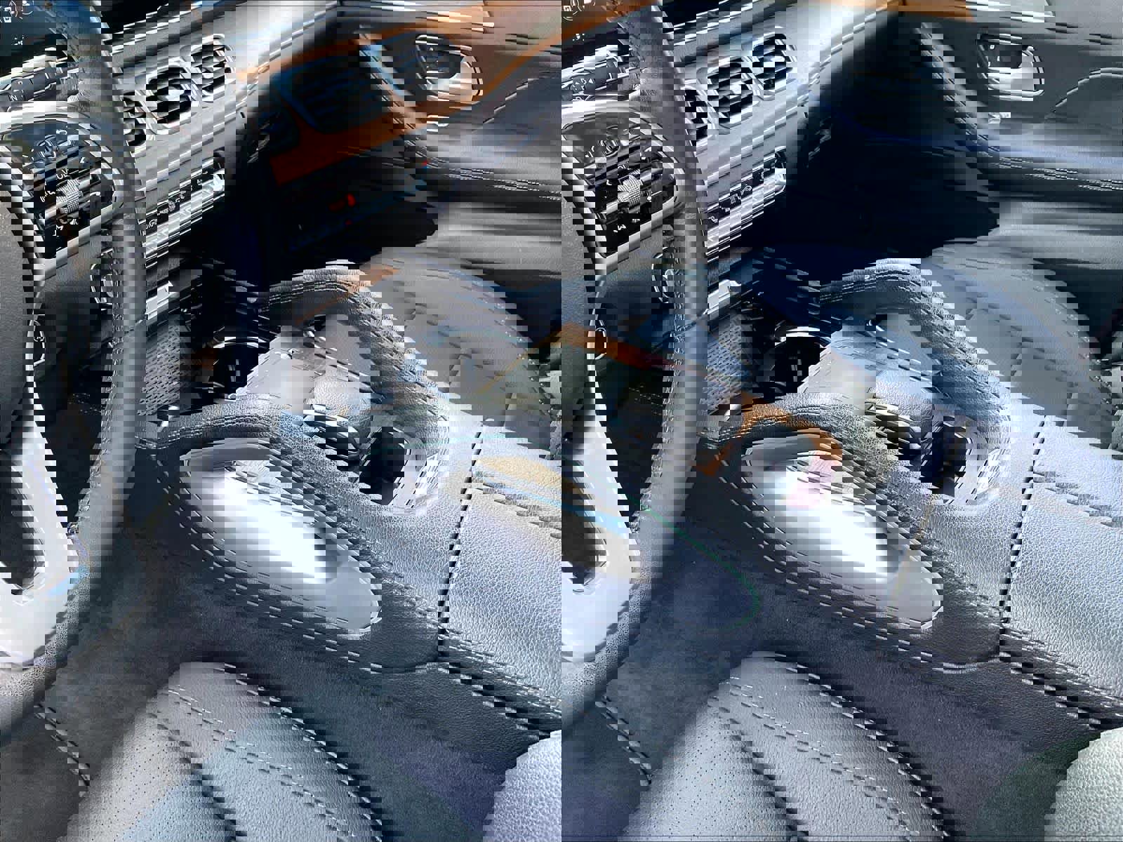 Used 2021 Mercedes-Benz GLE 450 4MATIC image 18