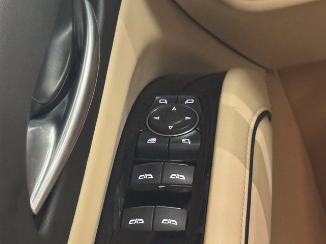 Used 2021 Cadillac Escalade Premium Luxury w/ Performance Package AWD/4WD image 13