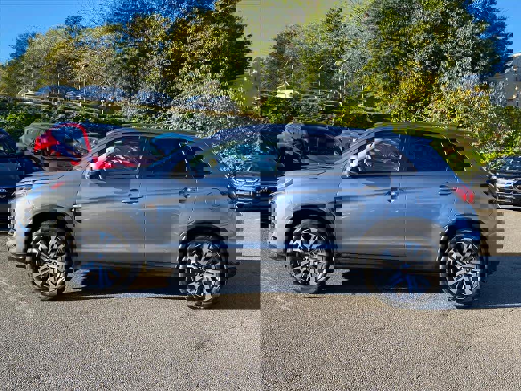 Used 2023 Mitsubishi Outlander Sport ES image 2