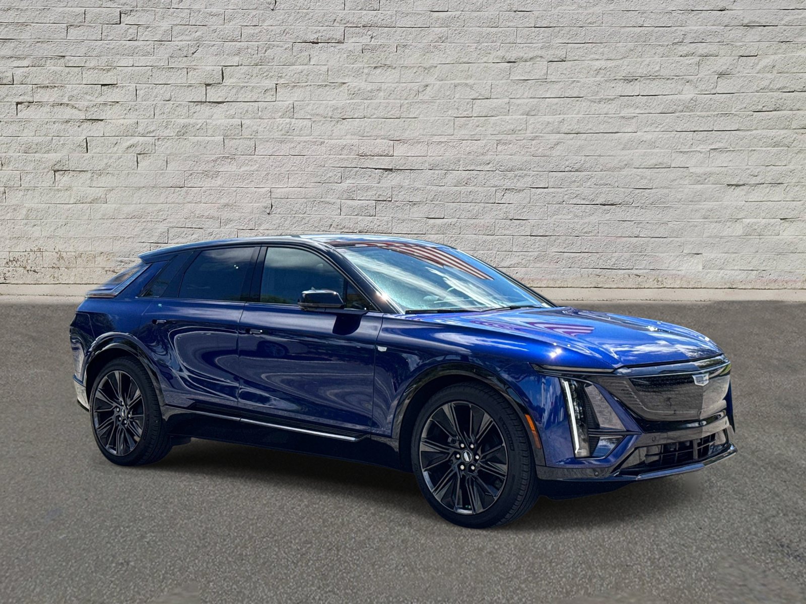 Used 2026 Cadillac Lyriq Signature Sport AWD/4WD image 6
