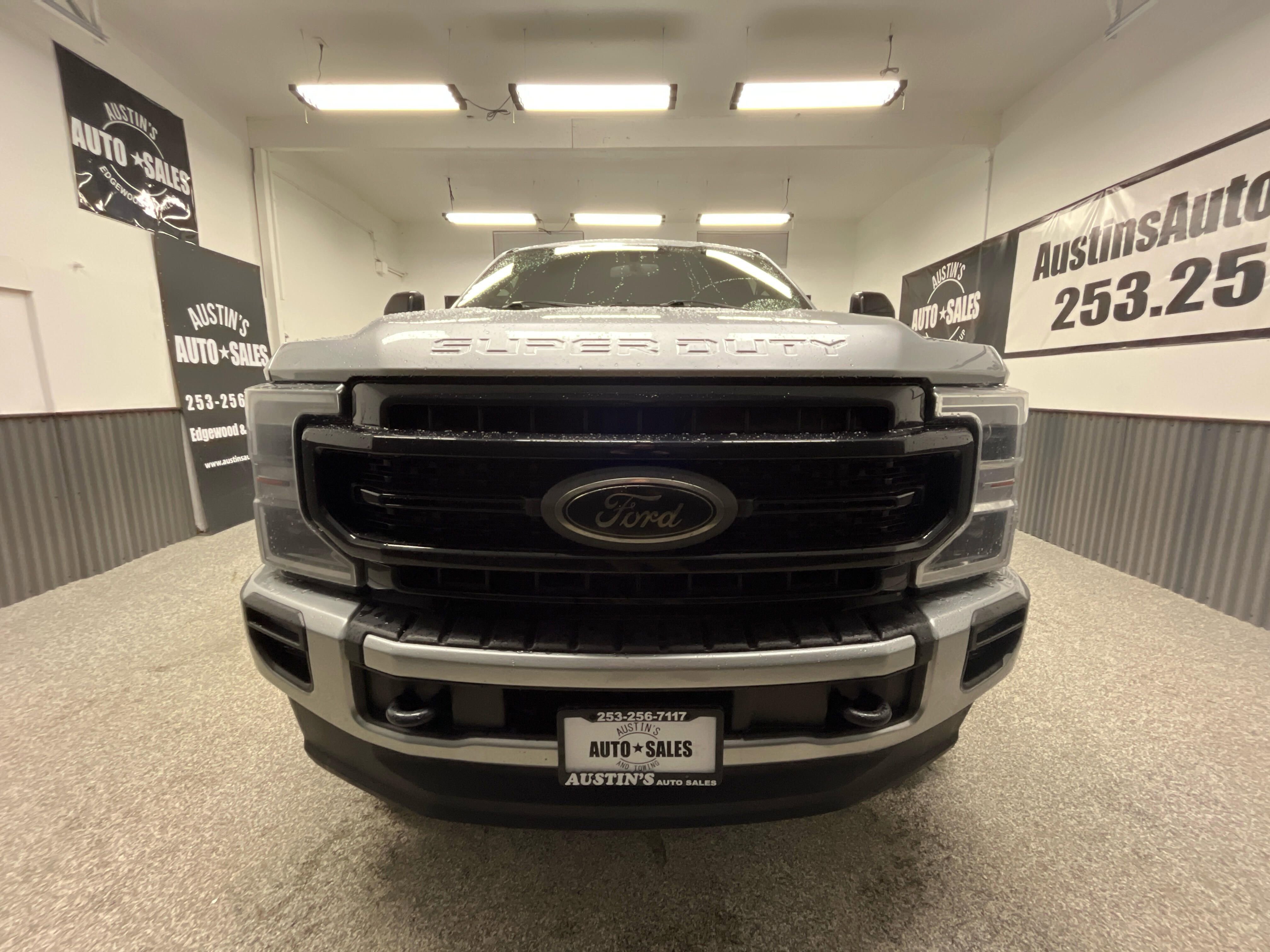 Used 2022 Ford F250 Lariat w/ Black Appearance Package image 5