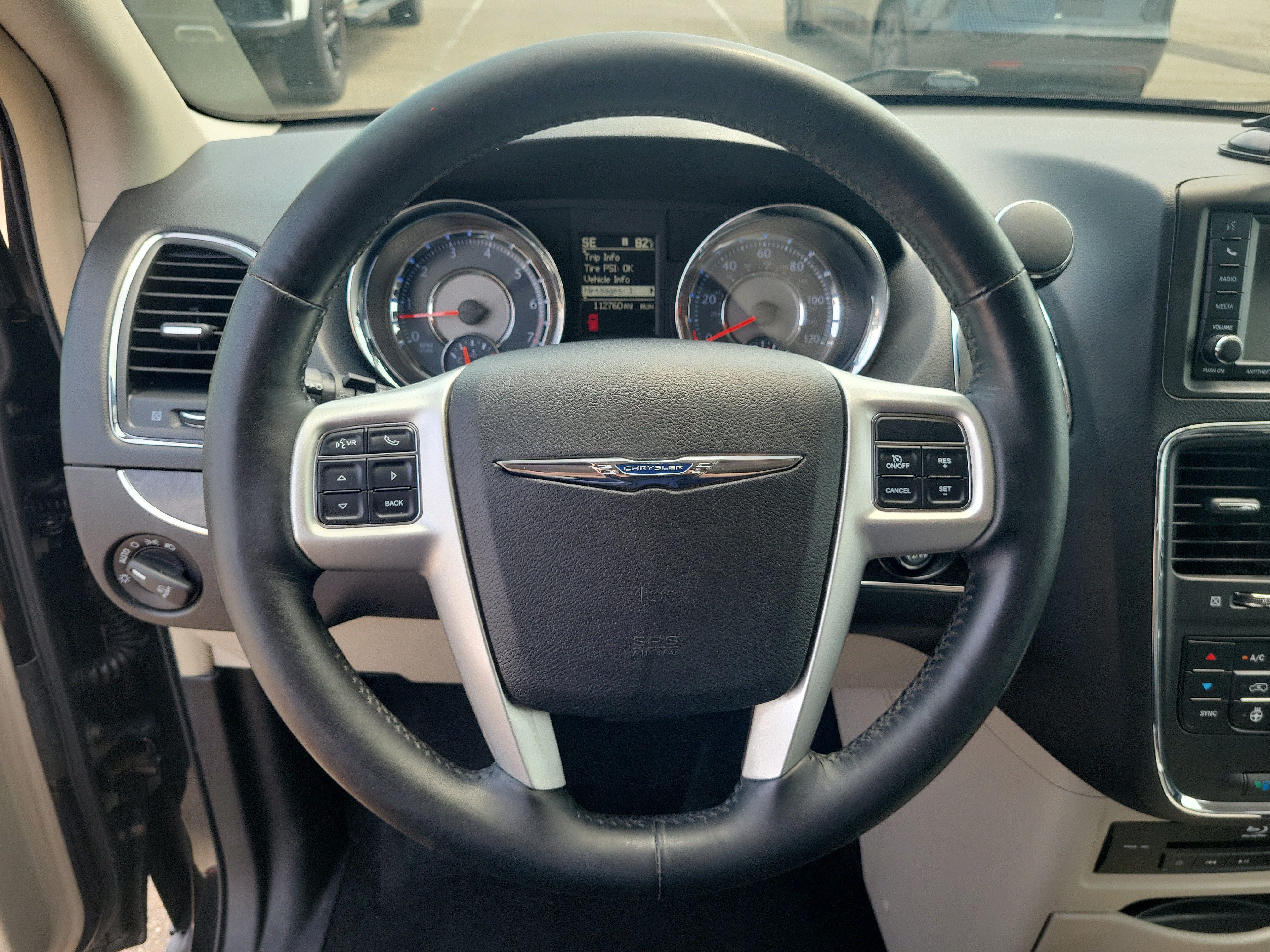 Used 2015 Chrysler Town & Country Touring-L w/ Driver Convenience Group FWD image 22