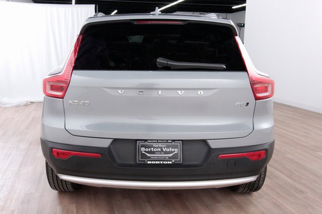 Certified 2025 Volvo XC40 B5 Core w/ Protection Package Premier image 4