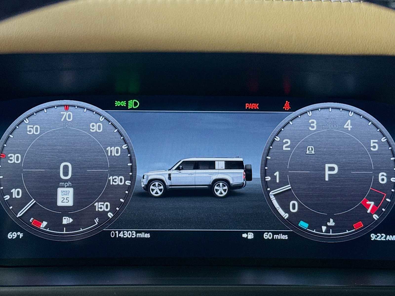 Used 2025 Land Rover Defender 130 X-Dynamic SE image 11