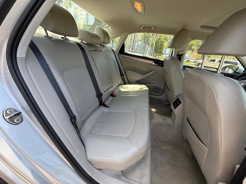 Used 2014 Volkswagen Passat 2.5 SE FWD image 17
