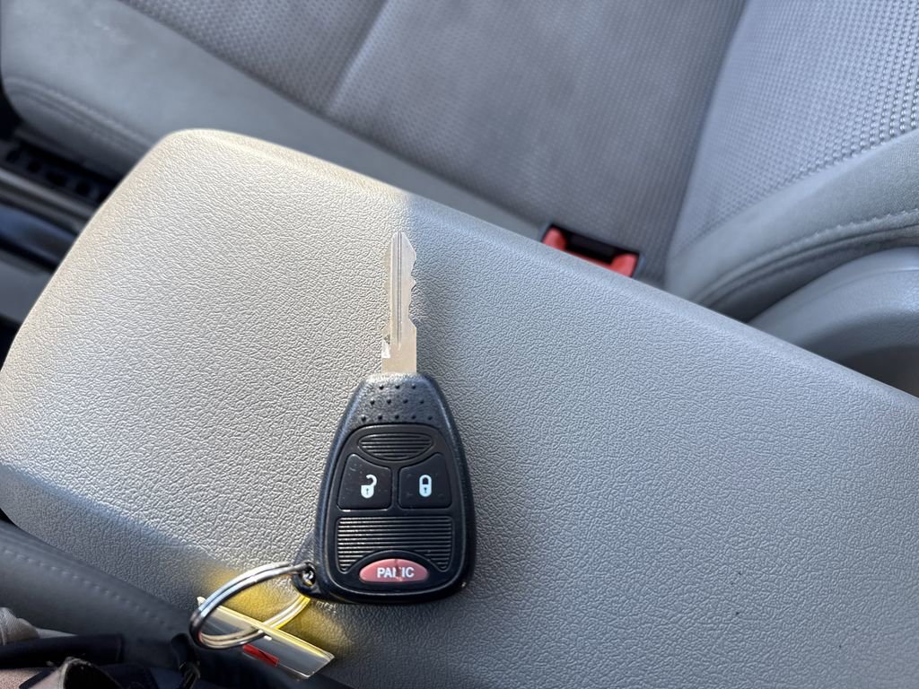 Used 2010 Dodge Caliber SXT image 21