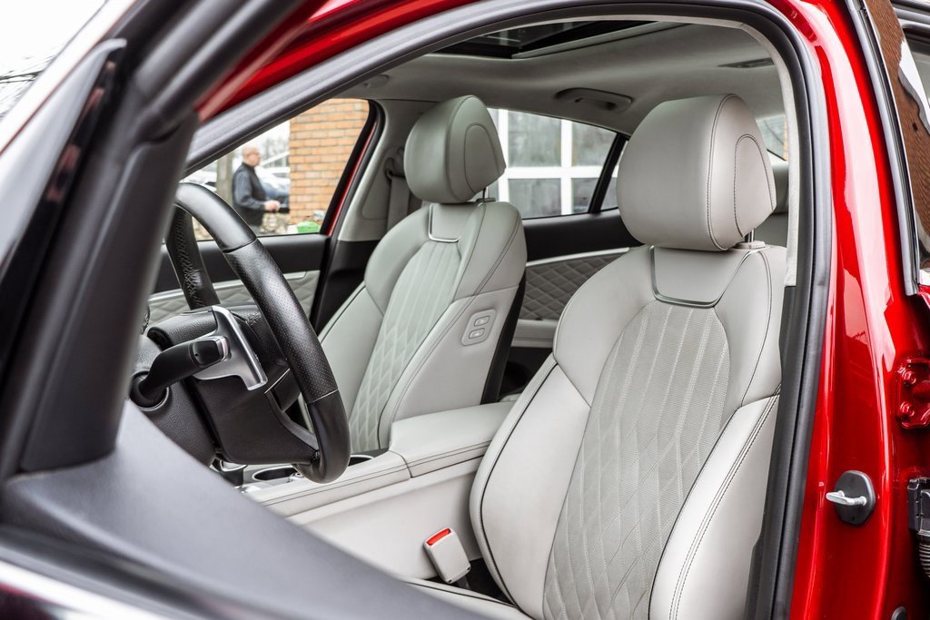 Used 2020 Genesis G70 3.3T w/ Prestige Package image 7