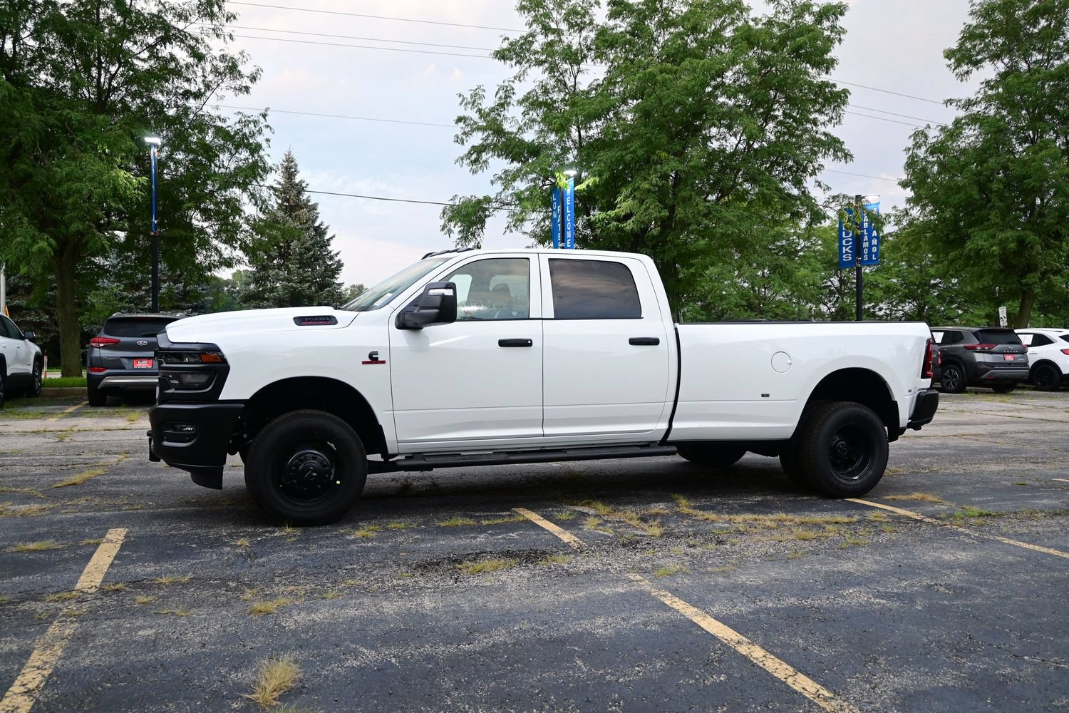 New 2027 RAM 3500 Tradesman AWD/4WD image 8