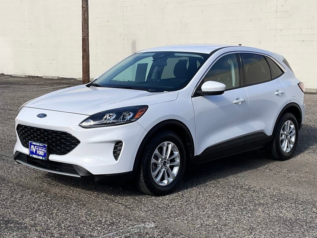 Used 2021 Ford Escape SE image 2