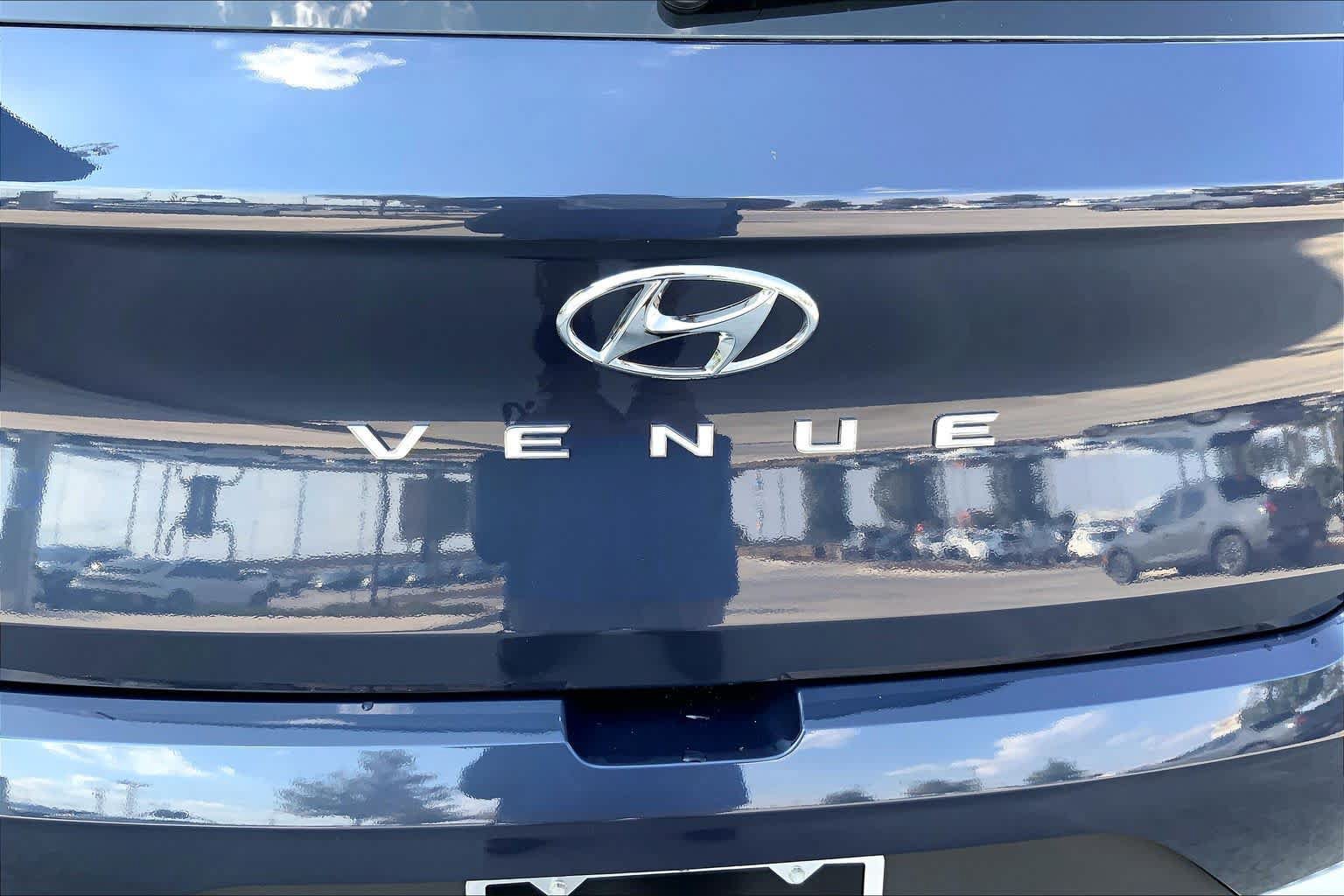 New 2026 Hyundai Venue SEL FWD image 15