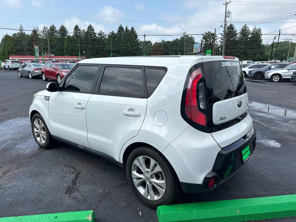 Used 2016 Kia Soul + FWD image 5