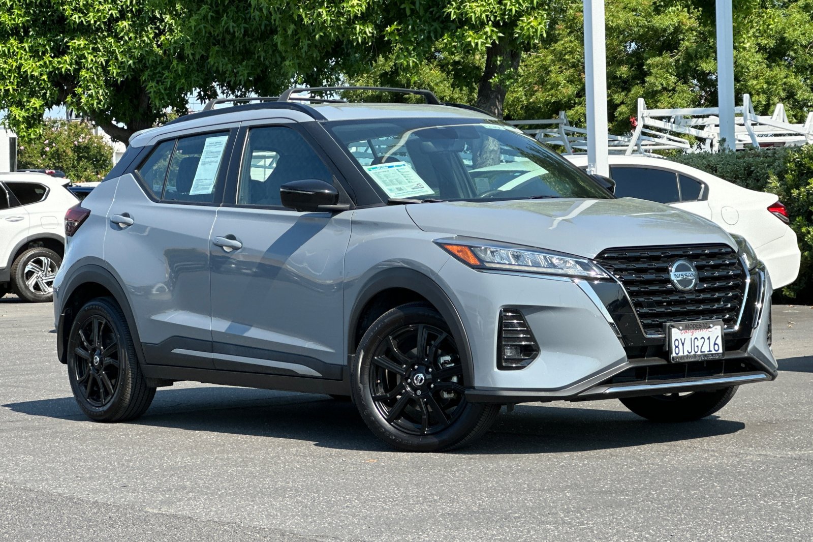 Used 2021 Nissan Kicks SR w/ Interior Electronics Package FWD image 2