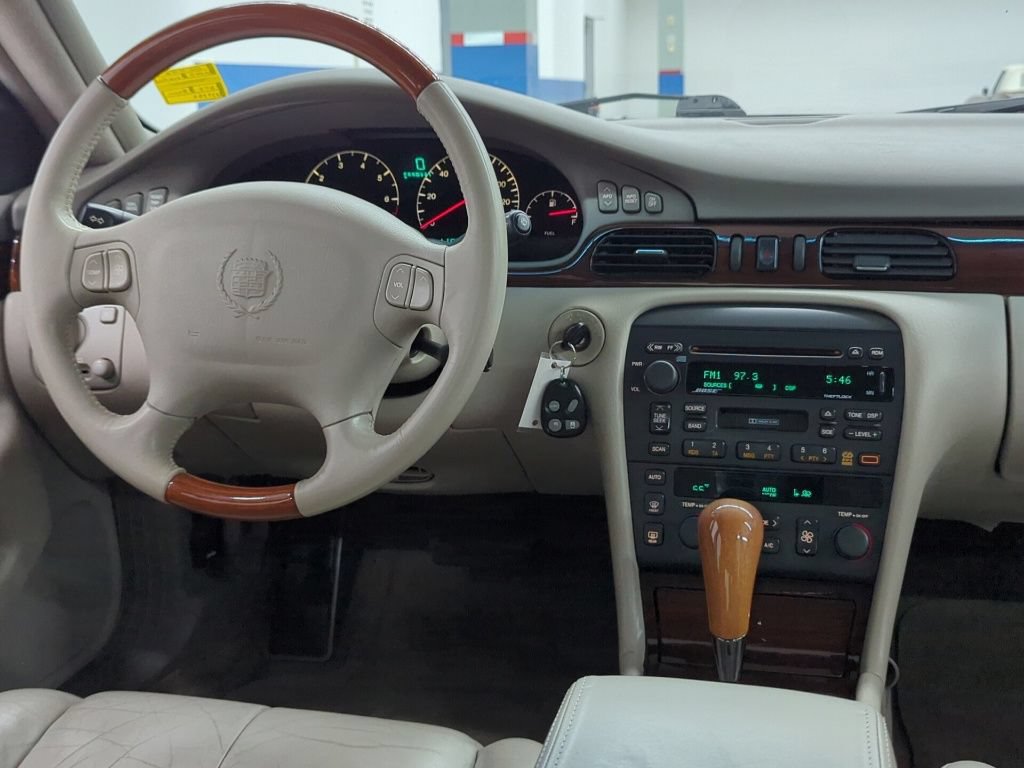 Used 2000 Cadillac Seville STS w/ Convenience Pkg FWD image 25