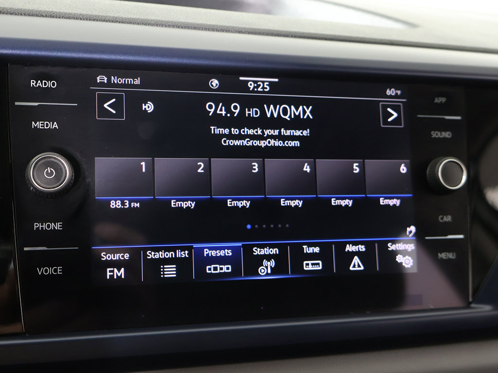 Used 2023 Volkswagen Taos SE w/ Panoramic Sunroof Package AWD/4WD image 45