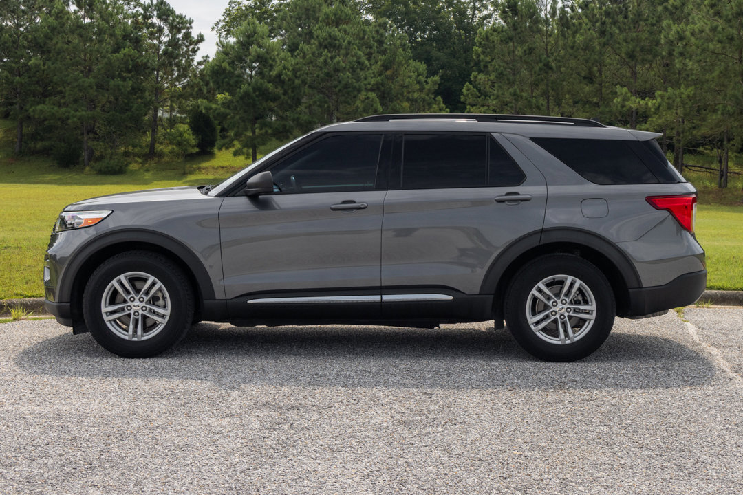 Used 2022 Ford Explorer XLT w/ Equipment Group 202A RWD image 8