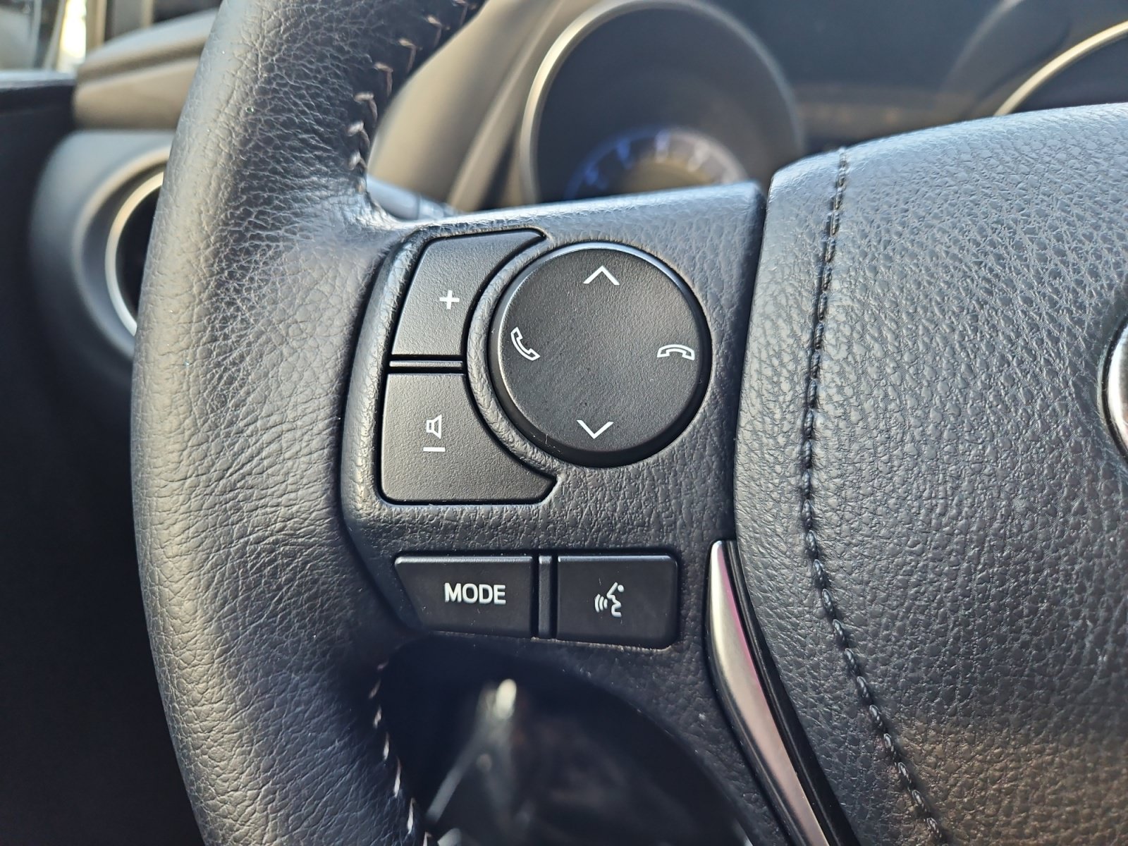 Used 2018 Toyota Corolla iM FWD image 25