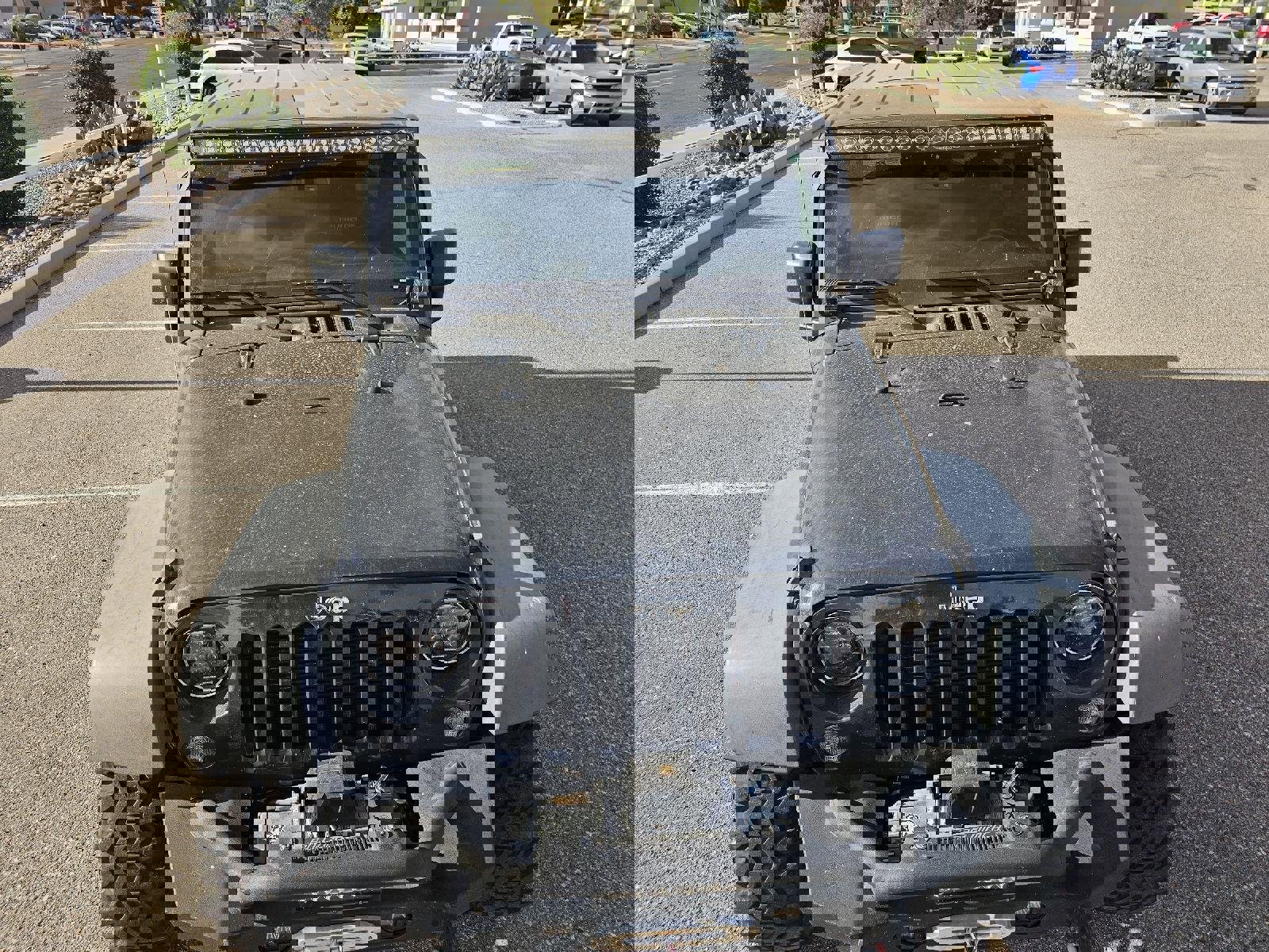 Used 2016 Jeep Wrangler Unlimited Rubicon w/ Connectivity Group AWD/4WD image 16