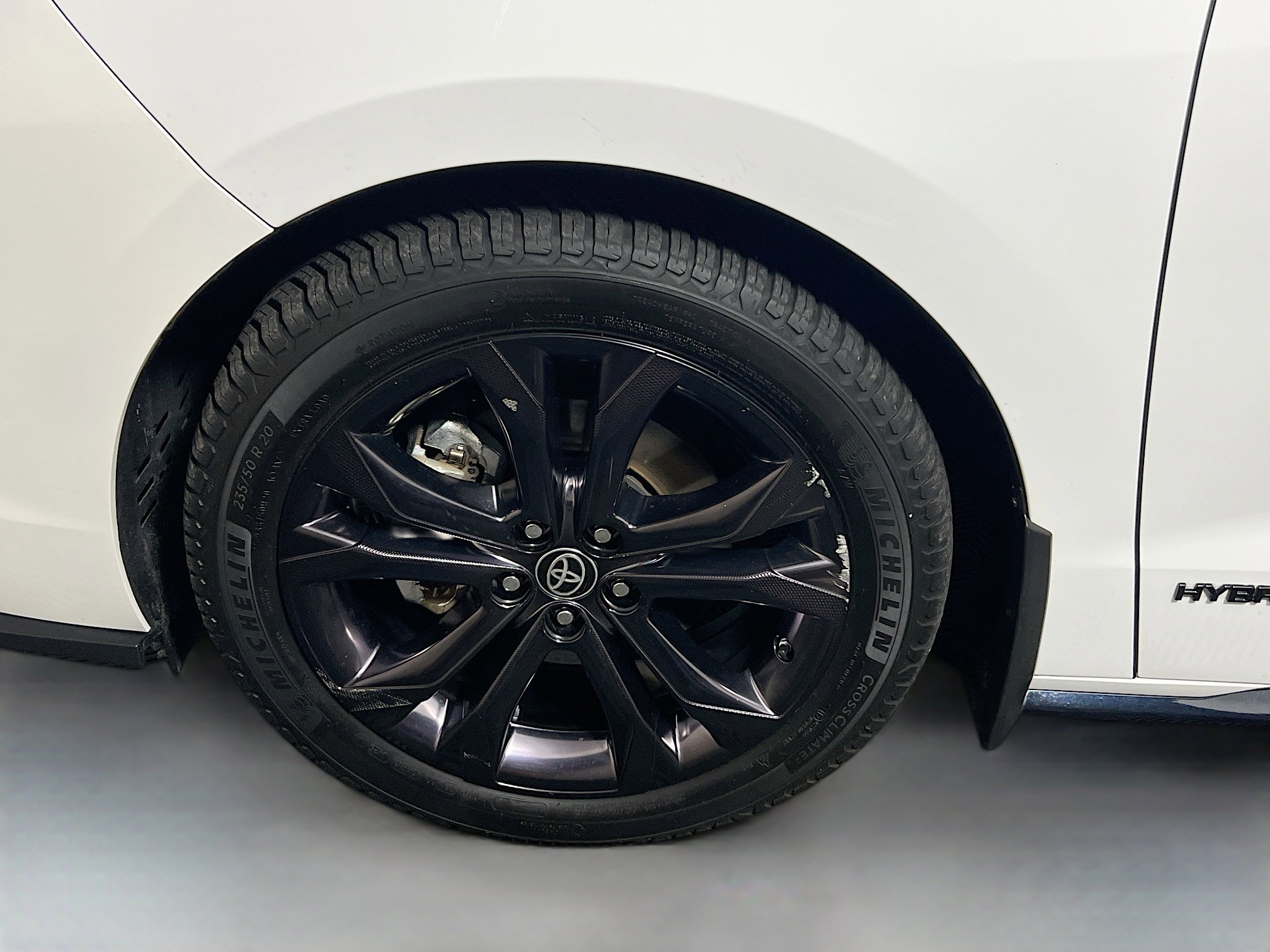 Used 2021 Toyota Sienna XSE FWD image 13
