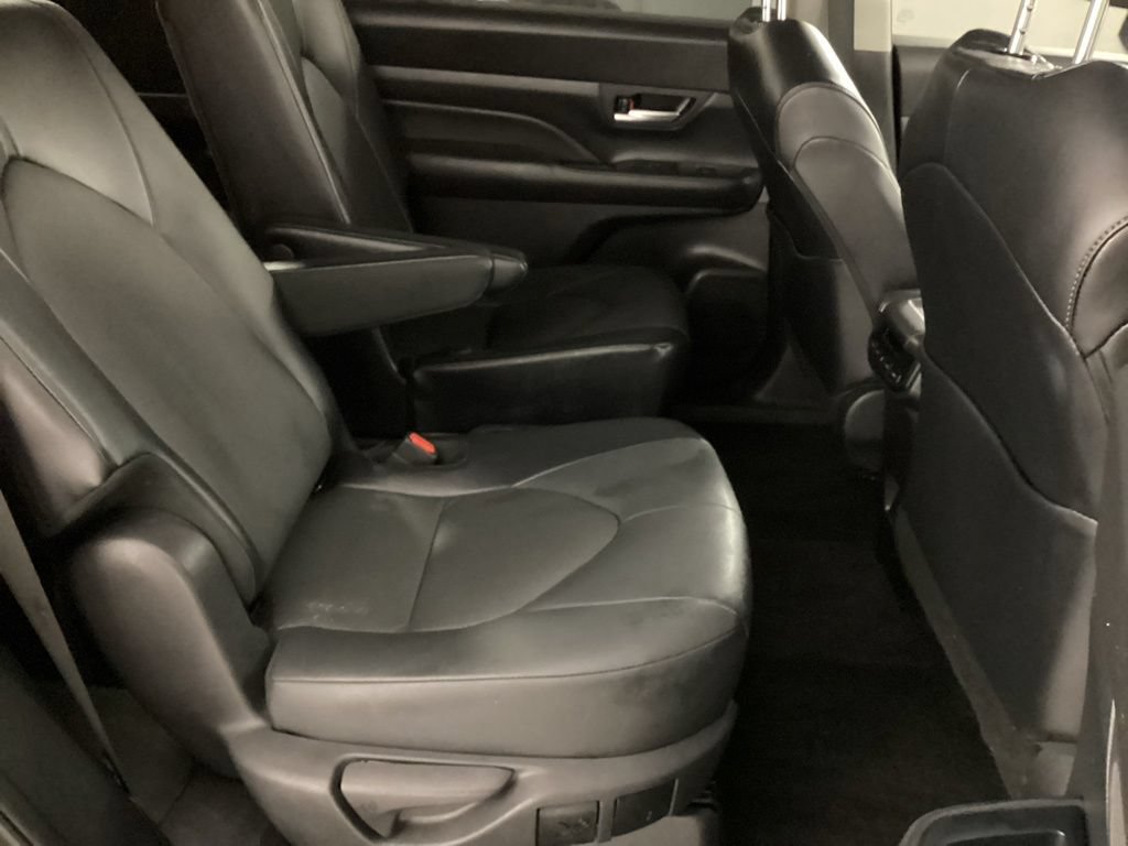 Used 2024 Toyota Grand Highlander AWD image 26