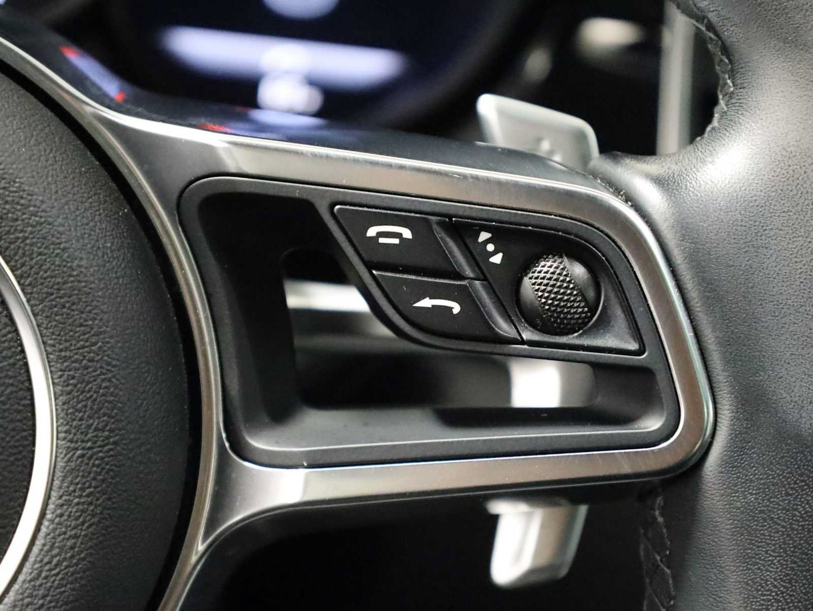 Used 2018 Porsche Macan AWD/4WD image 28