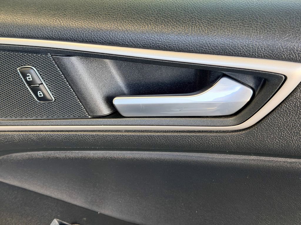 Used 2023 Ford Edge SEL image 29