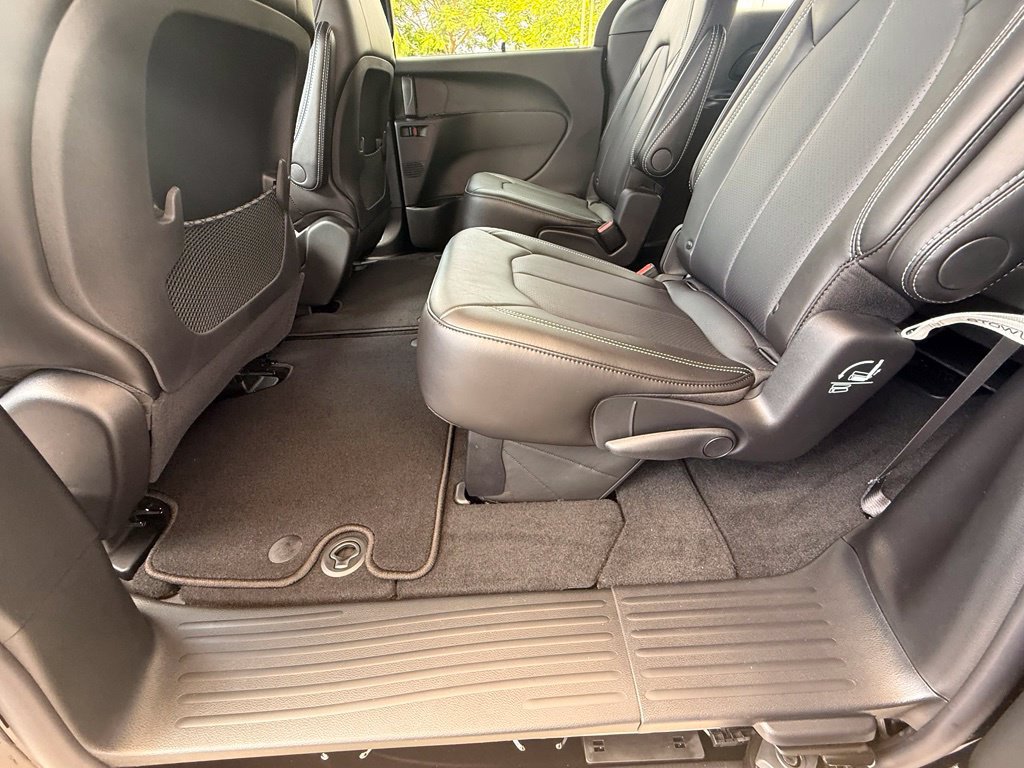 New 2027 Chrysler Pacifica LX FWD image 29