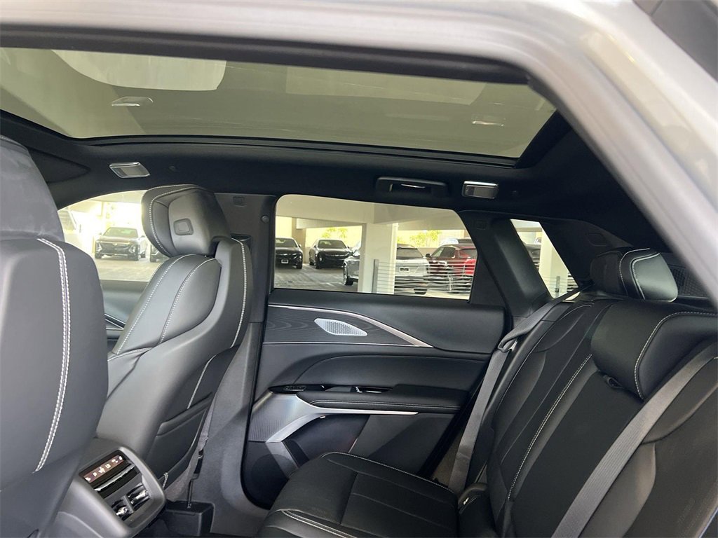 New 2026 Cadillac Lyriq V image 29