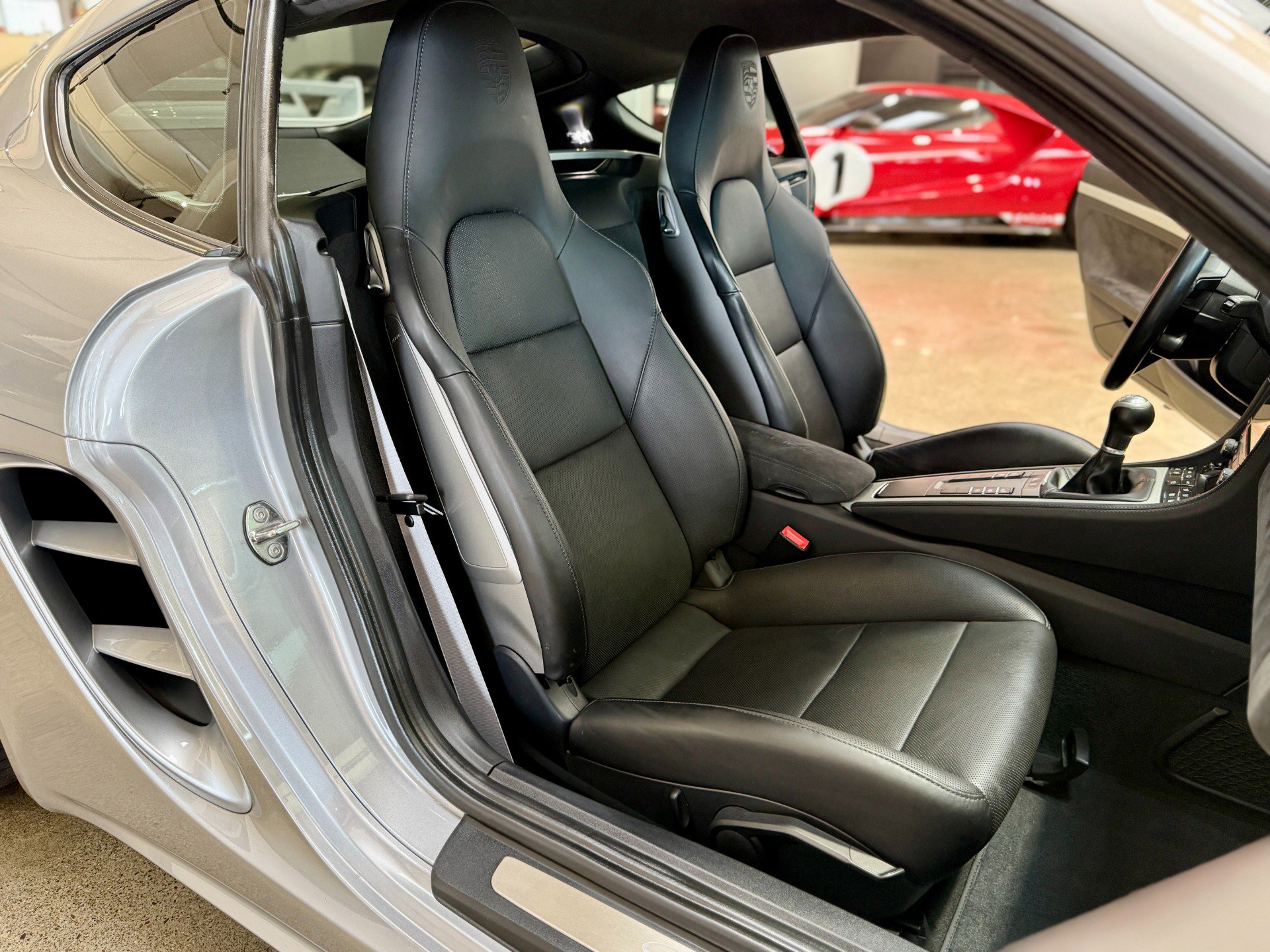 Used 2018 Porsche 718 Cayman GTS image 37