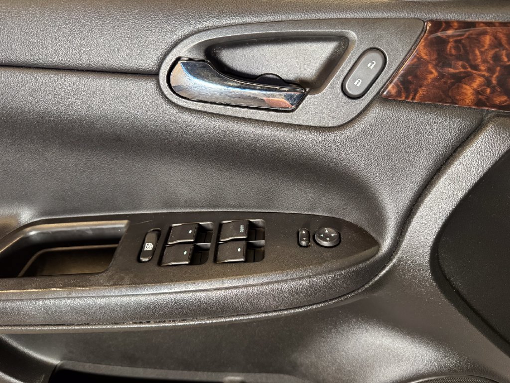 Used 2014 Chevrolet Impala LTZ FWD image 17
