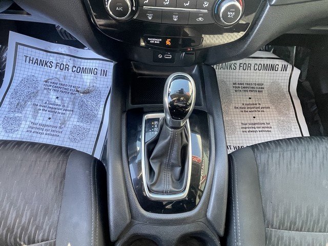 Used 2019 Nissan Rogue SV image 20