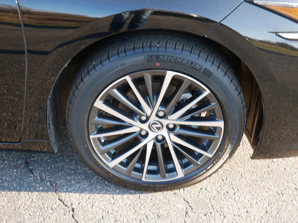 Certified 2025 Lexus ES 350 w/ Premium Package image 8