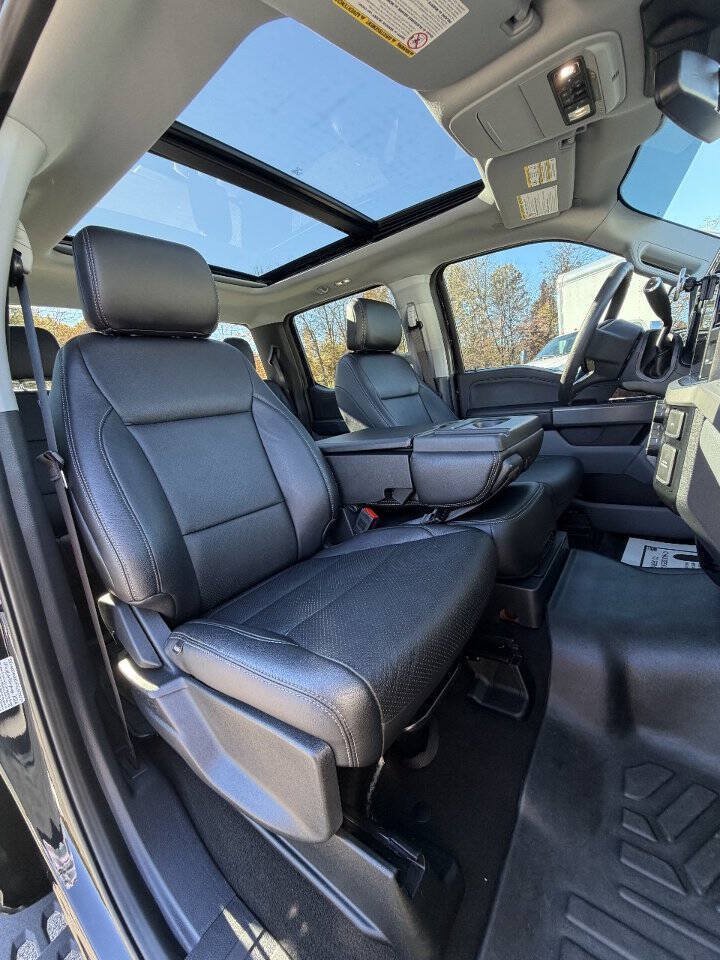 Used 2024 Ford F250 XLT w/ Black Appearance Package AWD/4WD image 24