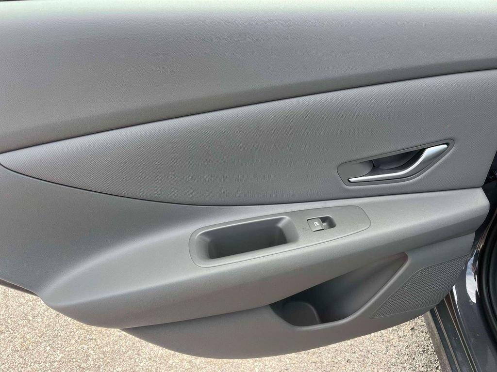 Used 2026 Hyundai Elantra Sport w/ Cargo Package FWD image 5