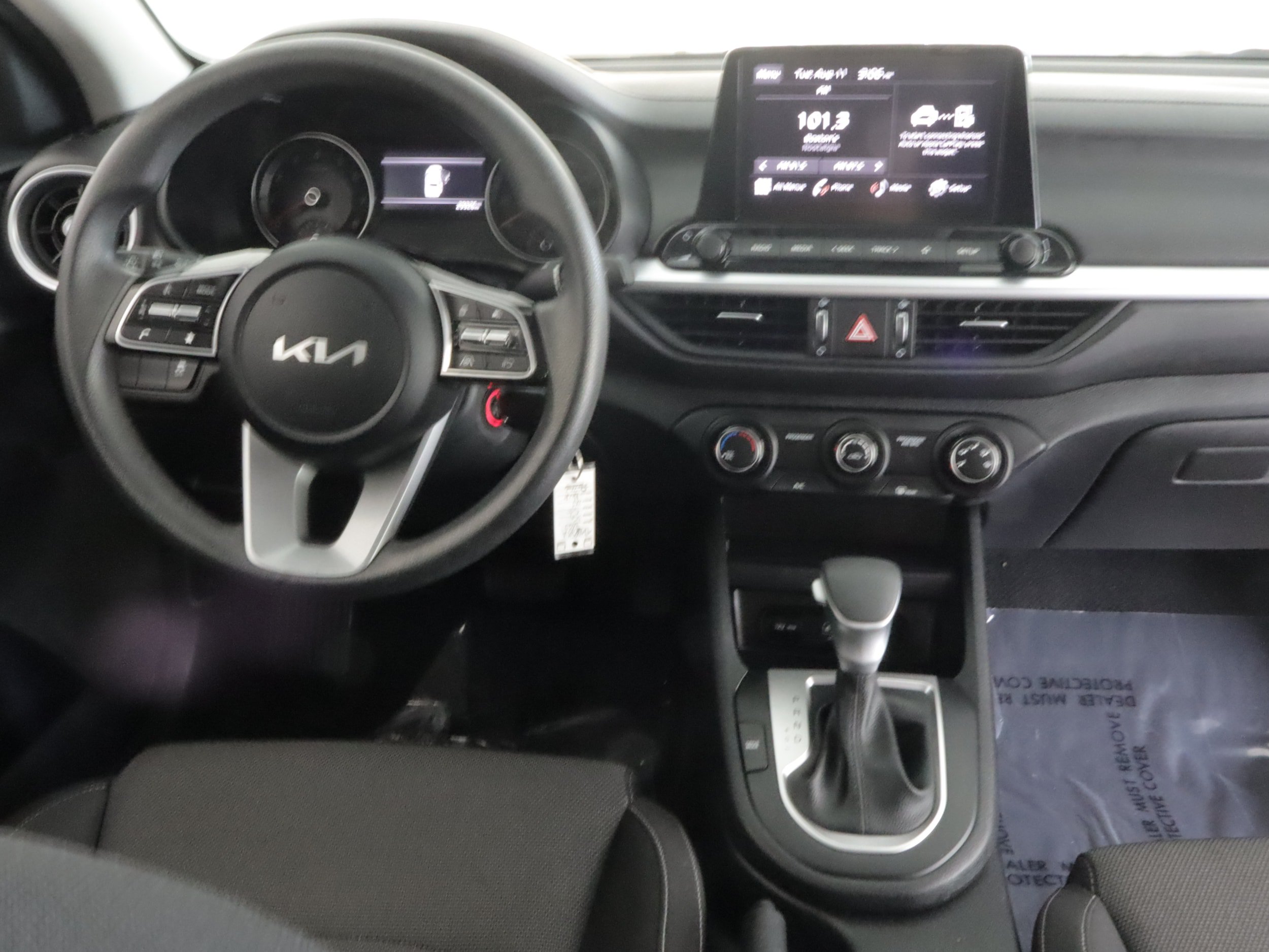 Used 2023 Kia Forte LXS FWD image 2