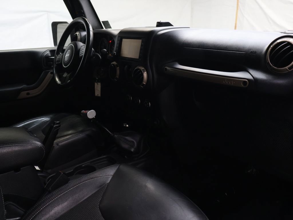 Used 2016 Jeep Wrangler Sahara AWD/4WD image 11