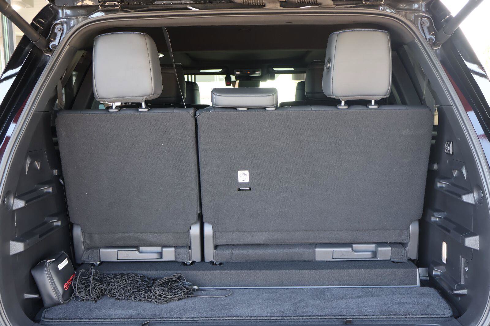 Used 2025 Toyota Sequoia Platinum AWD/4WD image 23