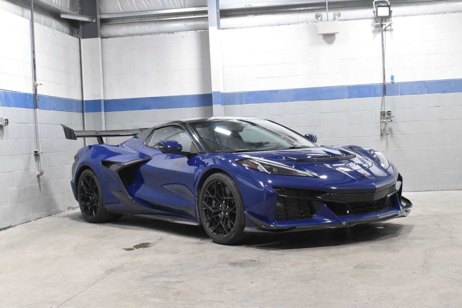 Used 2025 Chevrolet Corvette ZR1 w/ ZR1 Carbon Fiber Aero Package RWD image 21