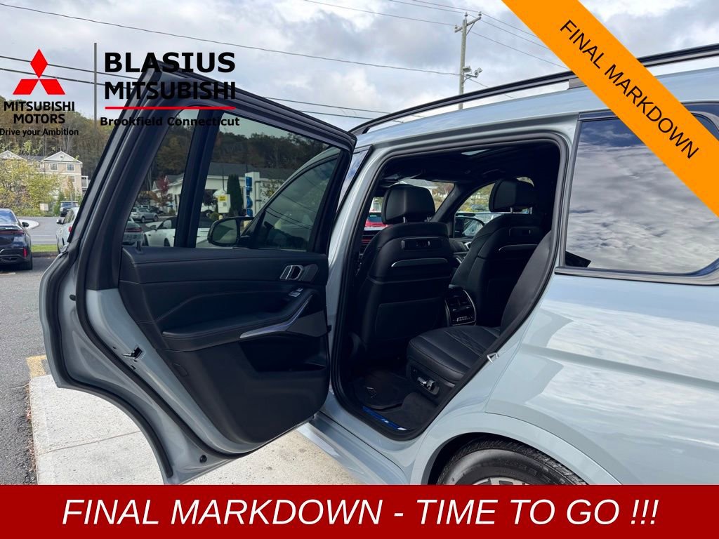 Used 2025 BMW X7 M60i w/ Climate Comfort Package image 14