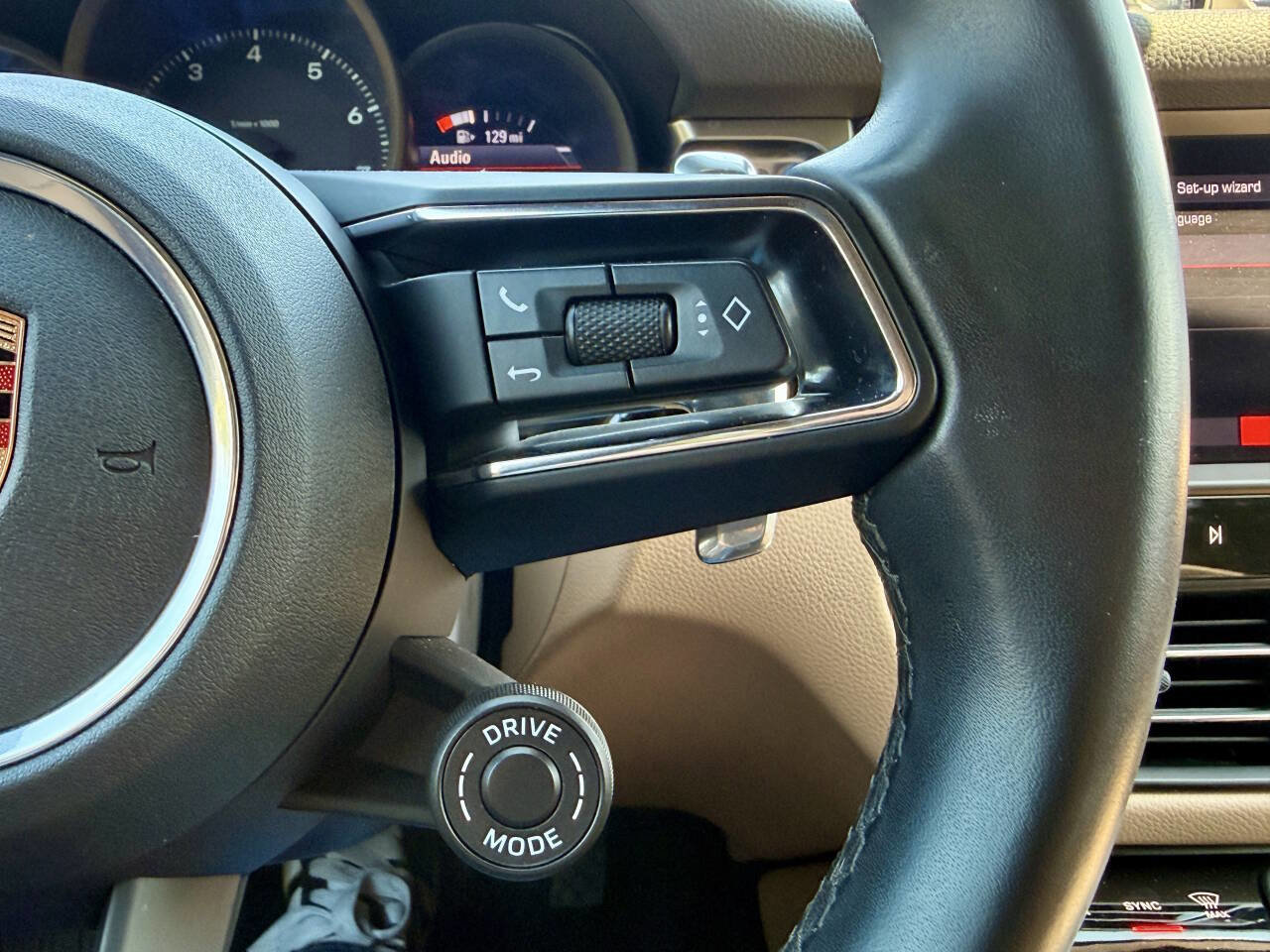 Used 2024 Porsche Macan w/ Premium Plus Package AWD/4WD image 38