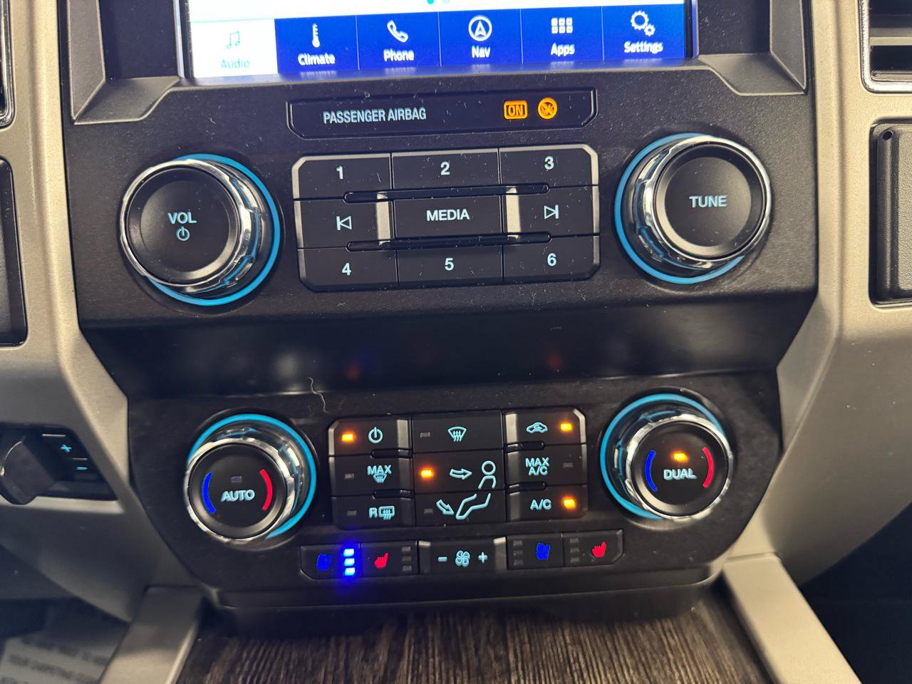 Used 2020 Ford F250 Lariat w/ Lariat Value Package AWD/4WD image 27