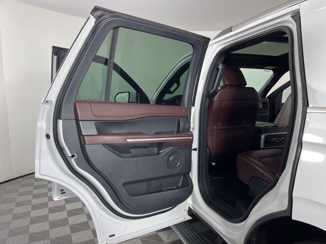 Used 2024 Ford Expedition Limited image 43