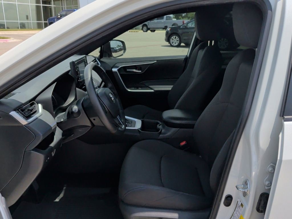 Used 2022 Toyota RAV4 SE AWD/4WD image 12