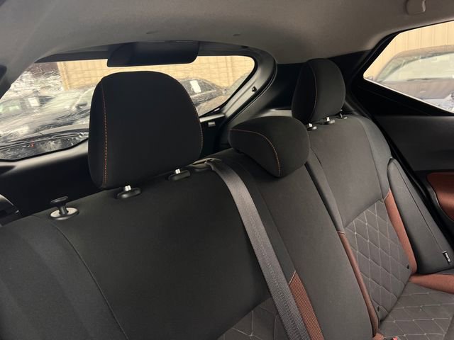 Used 2020 Nissan Kicks SR image 29