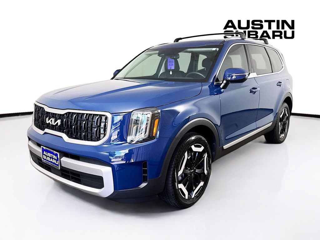 Used 2025 Kia Telluride EX w/ EX Captain's Chair Package FWD image 3