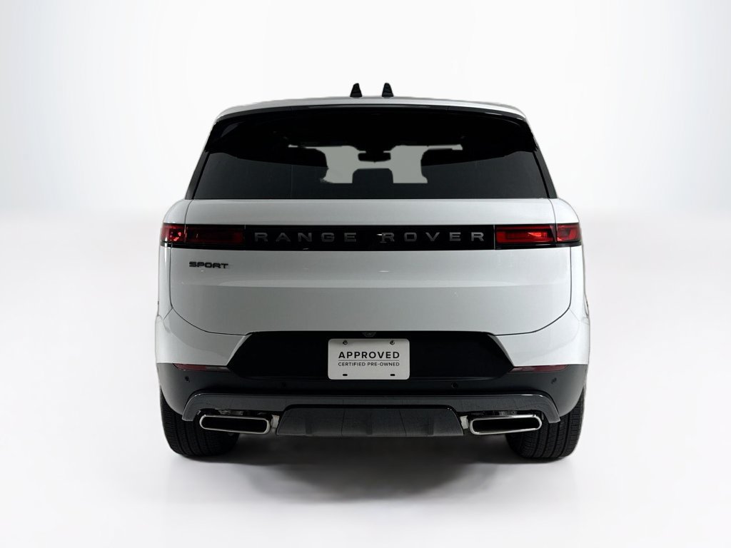 Used 2026 Land Rover Range Rover Sport SE AWD/4WD image 4