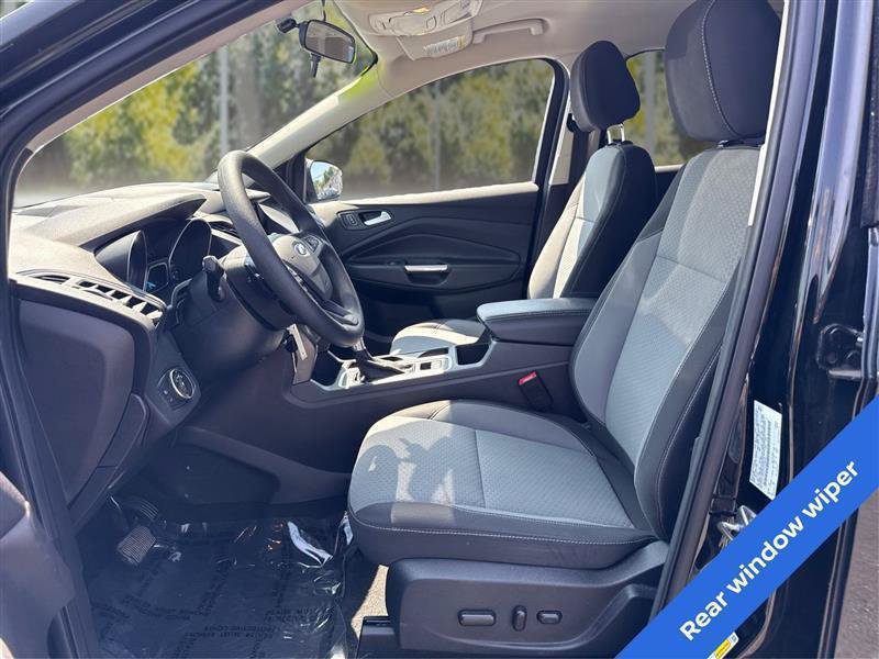 Used 2017 Ford Escape SE w/ Equipment Group 201A AWD/4WD image 9